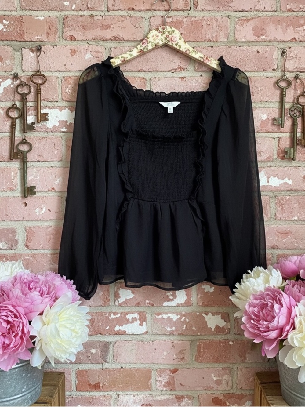 Time & Tru ruffled top